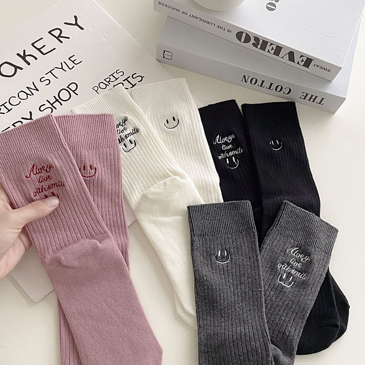 “Always Live with Smile :)” Asymmetric Design Socks